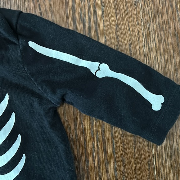 Halloween Skeleton Baby Onesie Size 0-3 Months NWOT - Picture 3 of 5